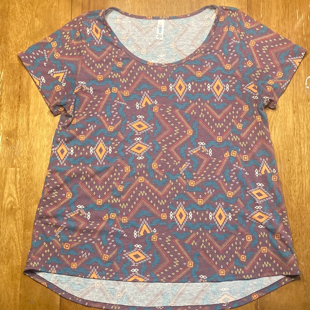 Lularoe Classic tee size XL
